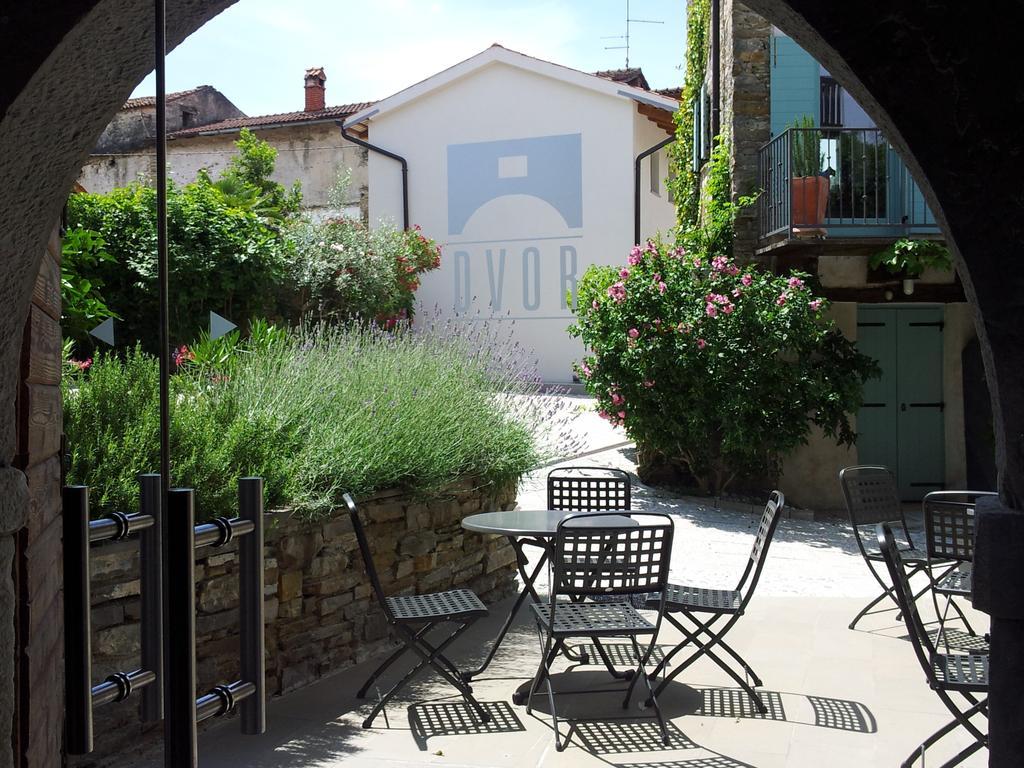 Boutique Hotel Dvor دوبروفو المظهر الخارجي الصورة