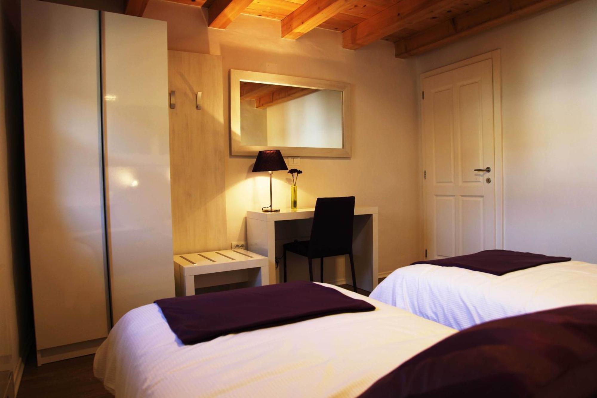 Boutique Hotel Dvor دوبروفو الغرفة الصورة