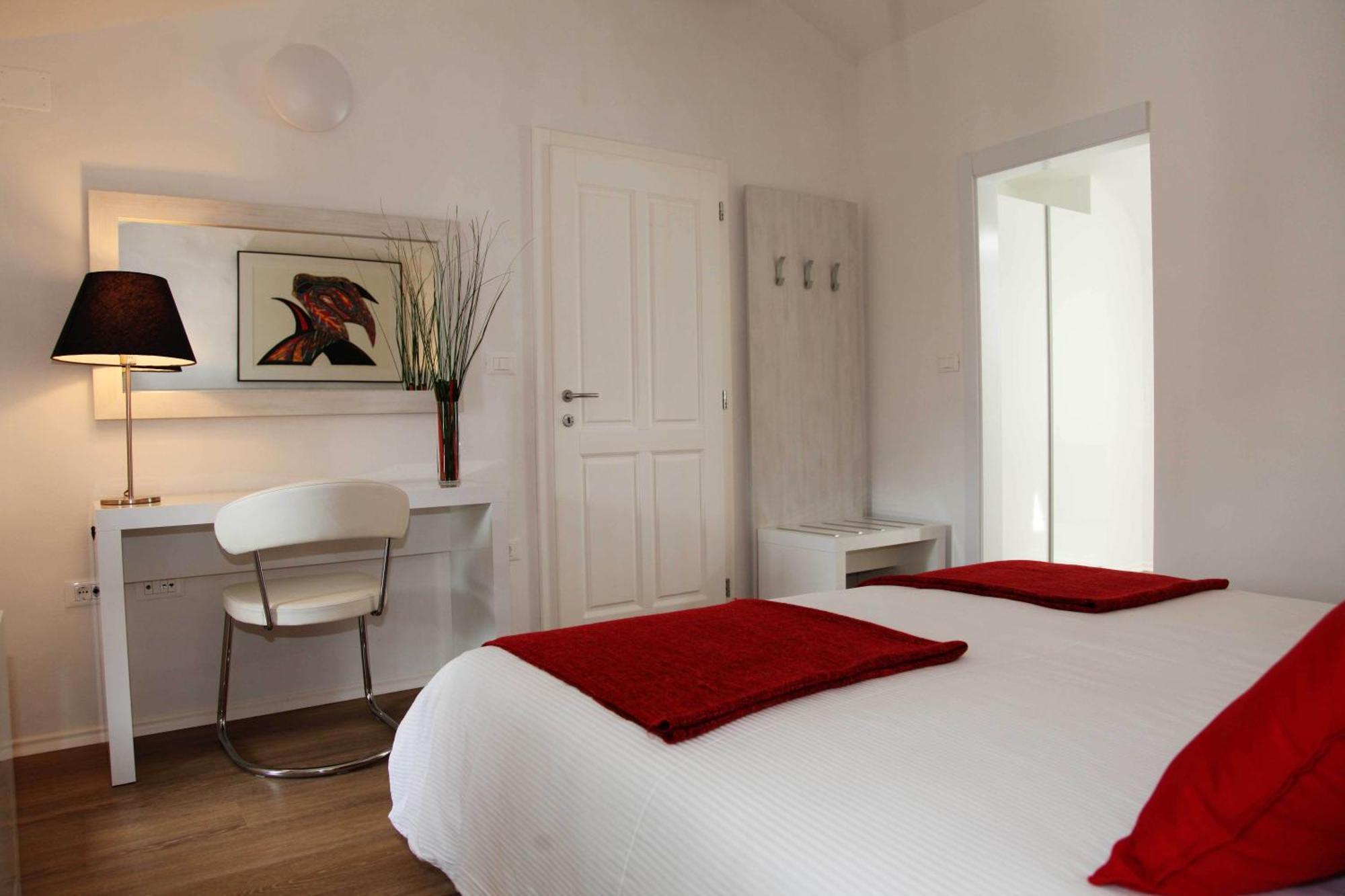 Boutique Hotel Dvor دوبروفو الغرفة الصورة