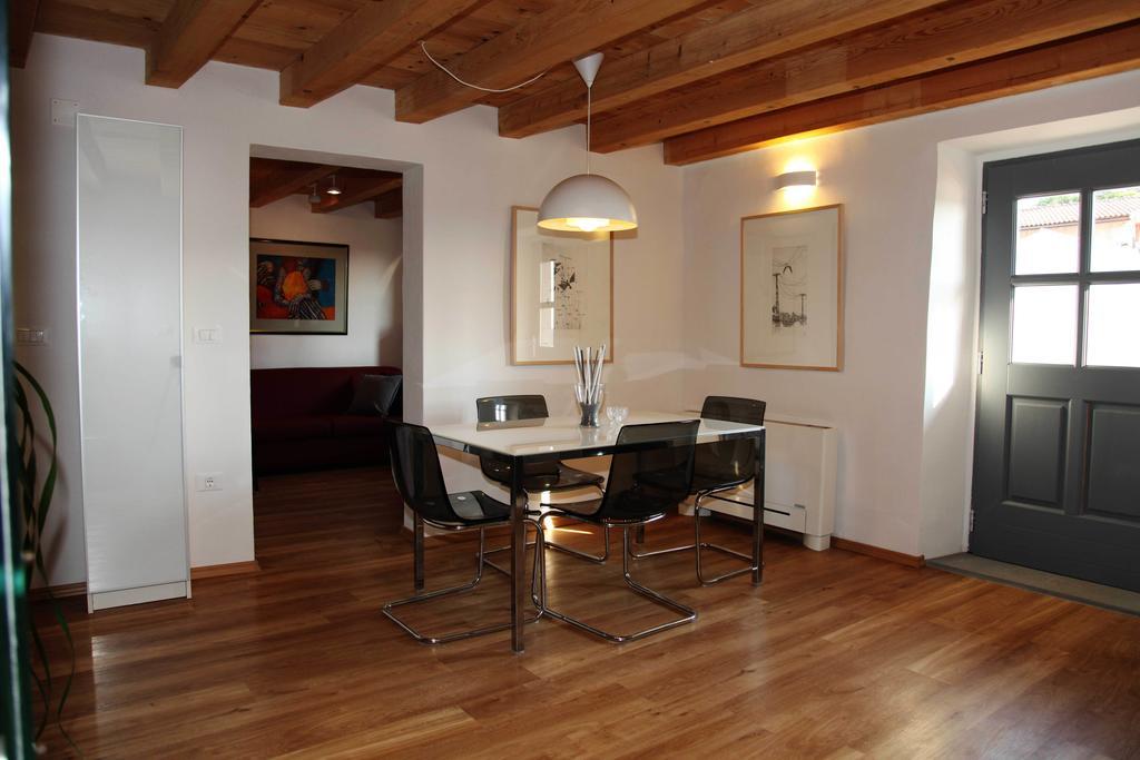 Boutique Hotel Dvor دوبروفو الغرفة الصورة