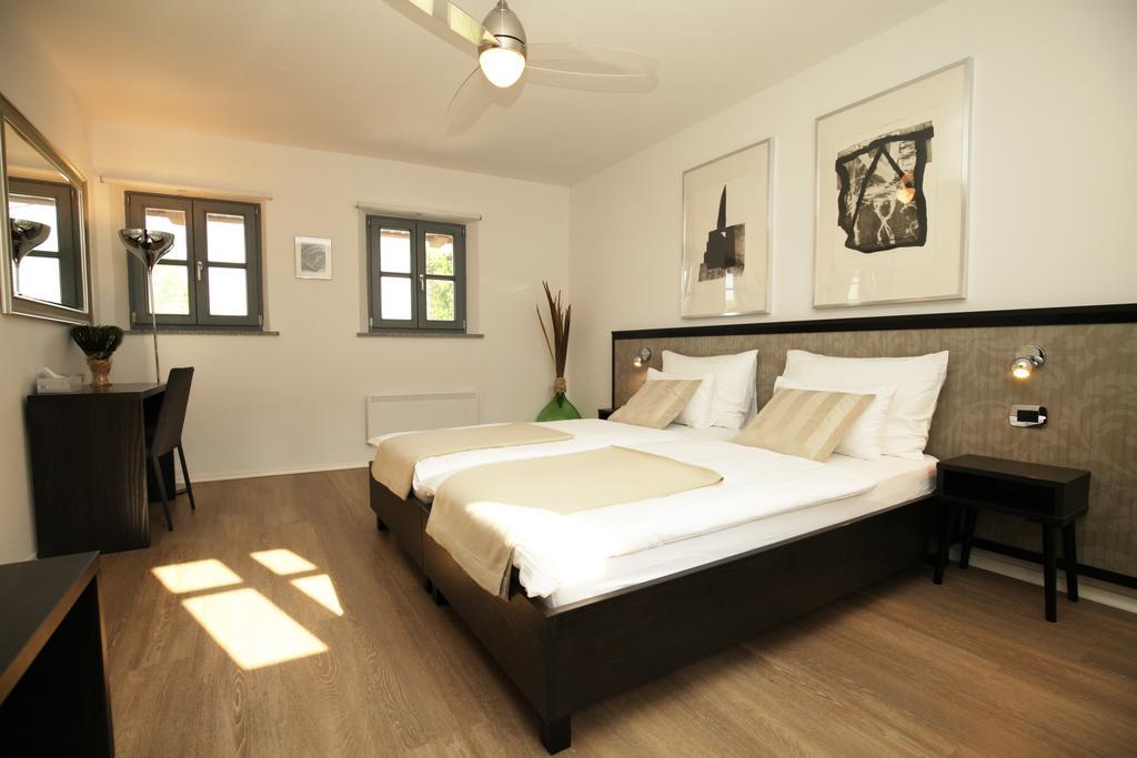 Boutique Hotel Dvor دوبروفو المظهر الخارجي الصورة