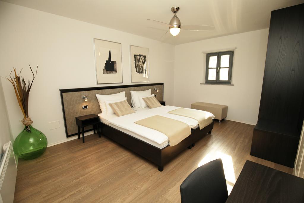 Boutique Hotel Dvor دوبروفو المظهر الخارجي الصورة
